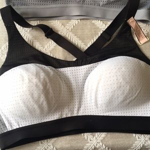Set of two Victoria’s Secret sports bras 34c